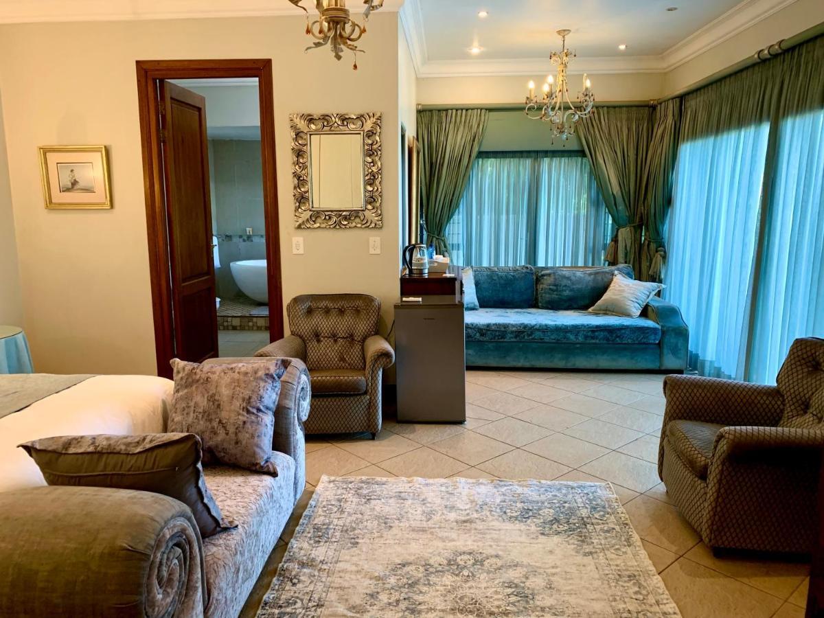 Mountain Rose Guesthouse หลุยส์ทริคาร์ดท์ ภายนอก รูปภาพ