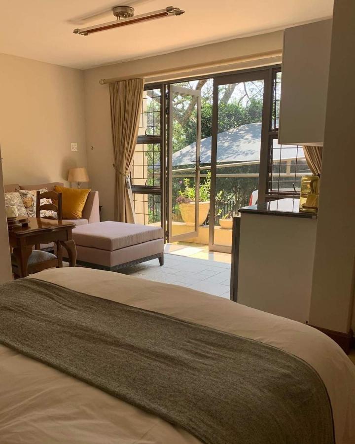 Mountain Rose Guesthouse หลุยส์ทริคาร์ดท์ ภายนอก รูปภาพ